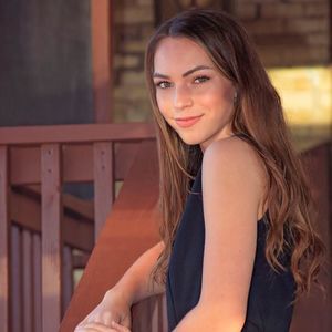 Meet your Posher, Lydia